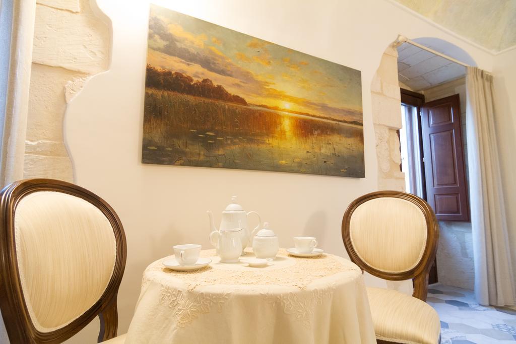 Palazzo Tasca Bed & Breakfast โนโต ภายนอก รูปภาพ