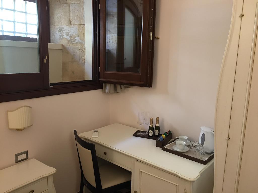 Palazzo Tasca Bed & Breakfast โนโต ภายนอก รูปภาพ