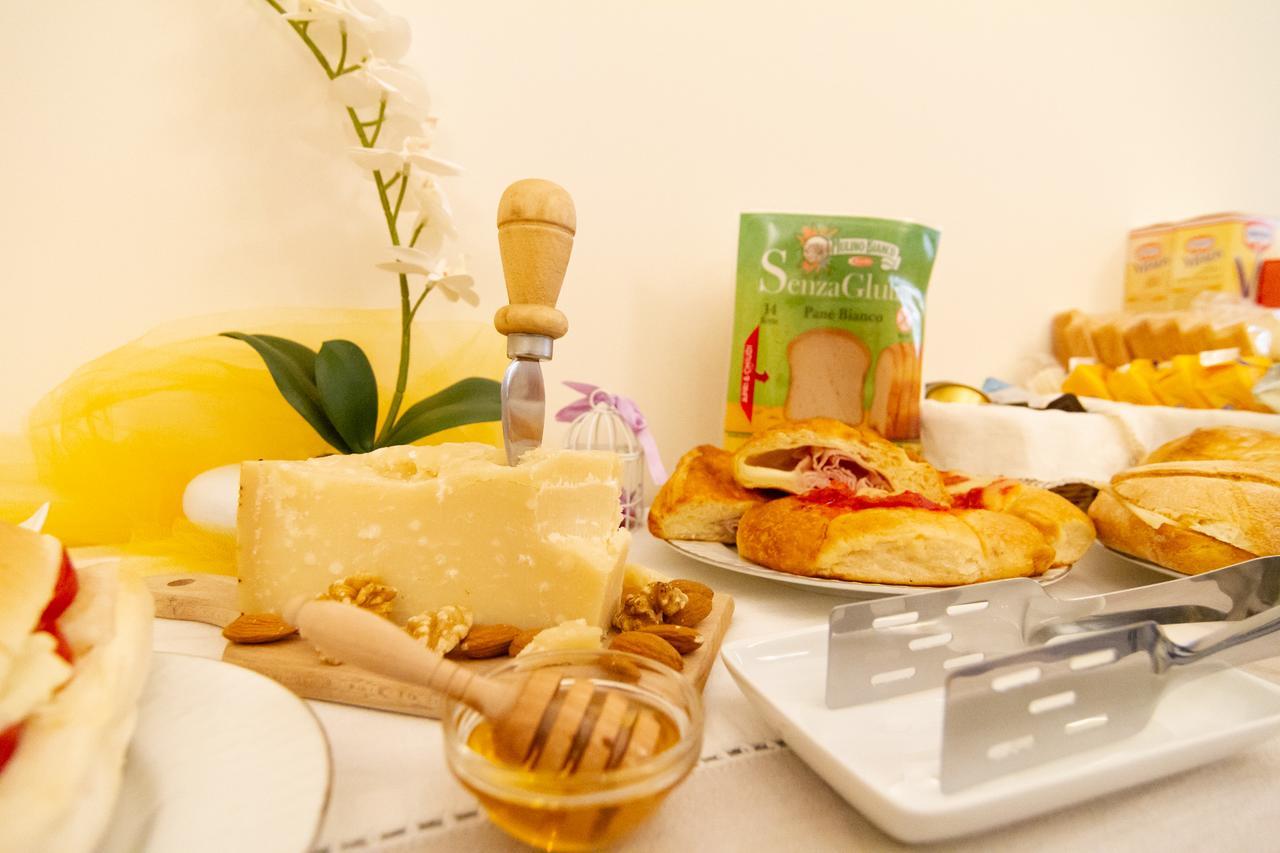 Palazzo Tasca Bed & Breakfast โนโต ภายนอก รูปภาพ