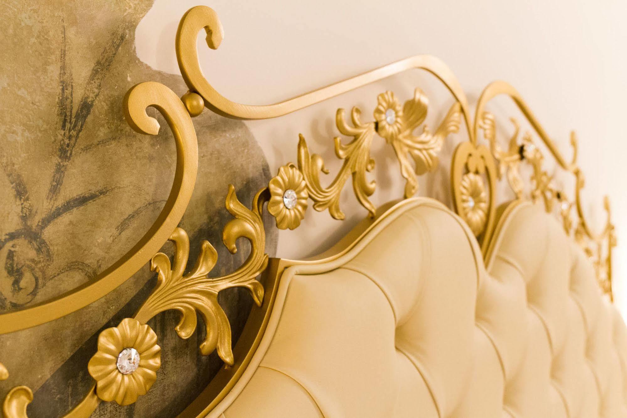Palazzo Tasca Bed & Breakfast โนโต ภายนอก รูปภาพ