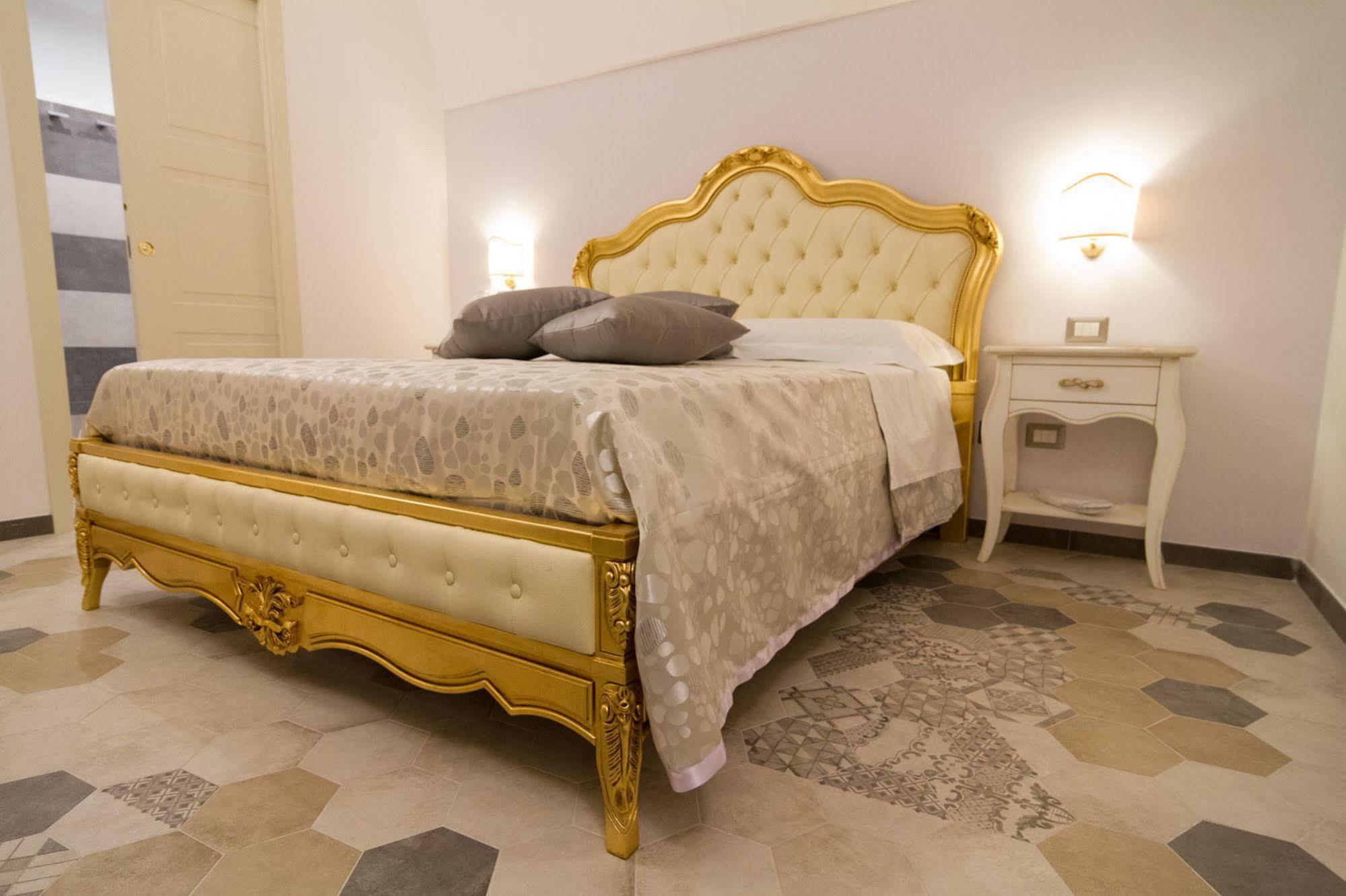 Palazzo Tasca Bed & Breakfast โนโต ภายนอก รูปภาพ