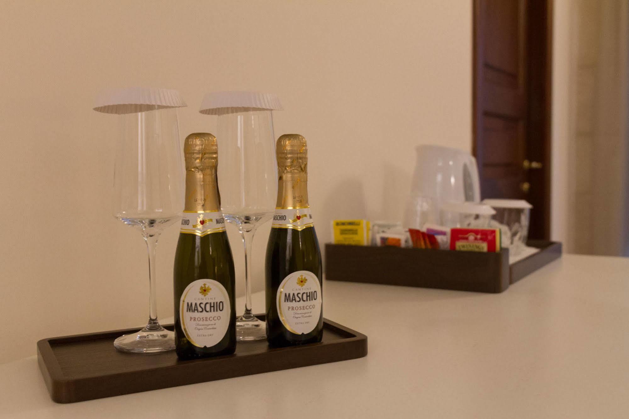 Palazzo Tasca Bed & Breakfast โนโต ภายนอก รูปภาพ