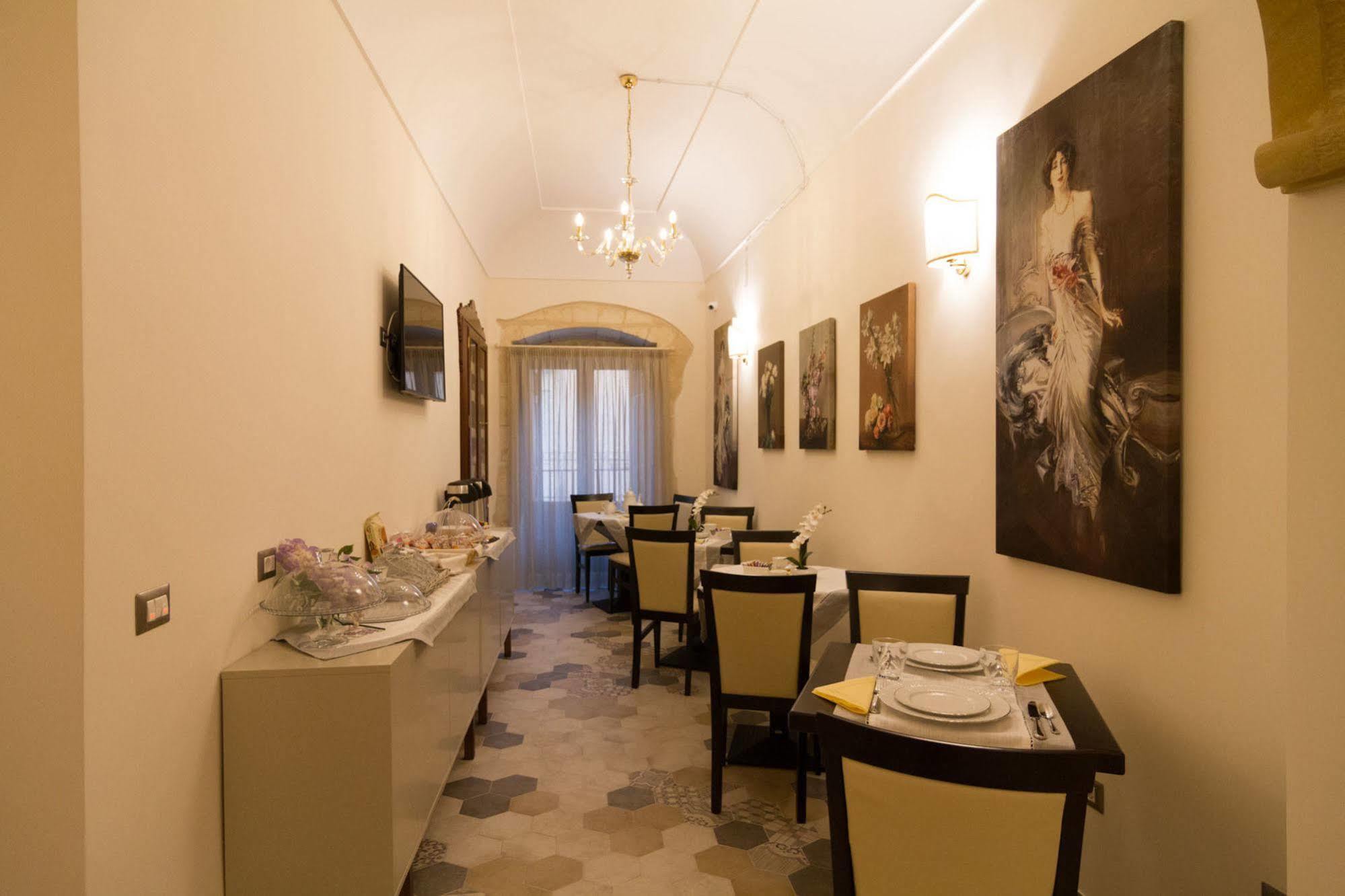 Palazzo Tasca Bed & Breakfast โนโต ภายนอก รูปภาพ