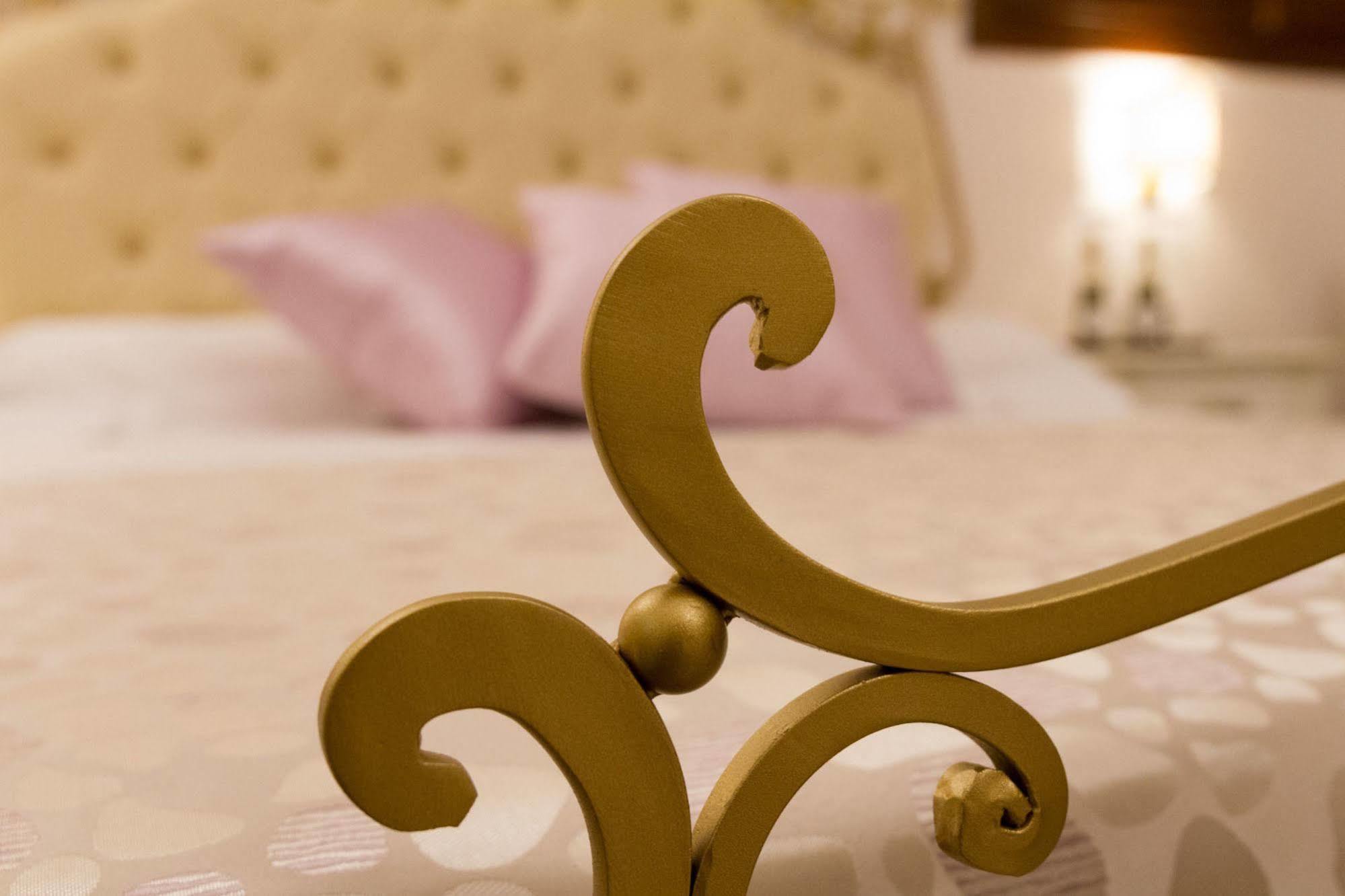 Palazzo Tasca Bed & Breakfast โนโต ภายนอก รูปภาพ