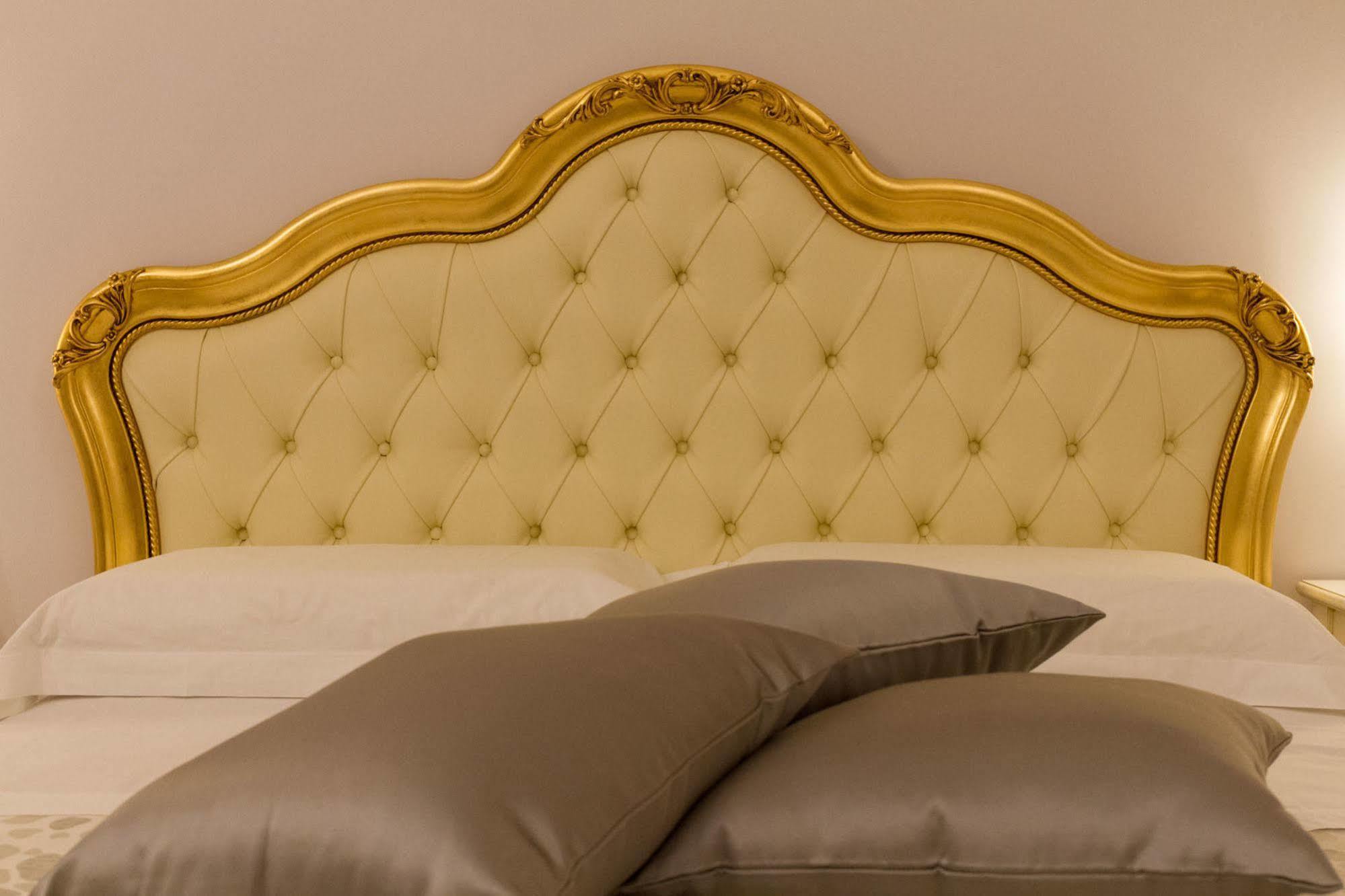 Palazzo Tasca Bed & Breakfast โนโต ภายนอก รูปภาพ