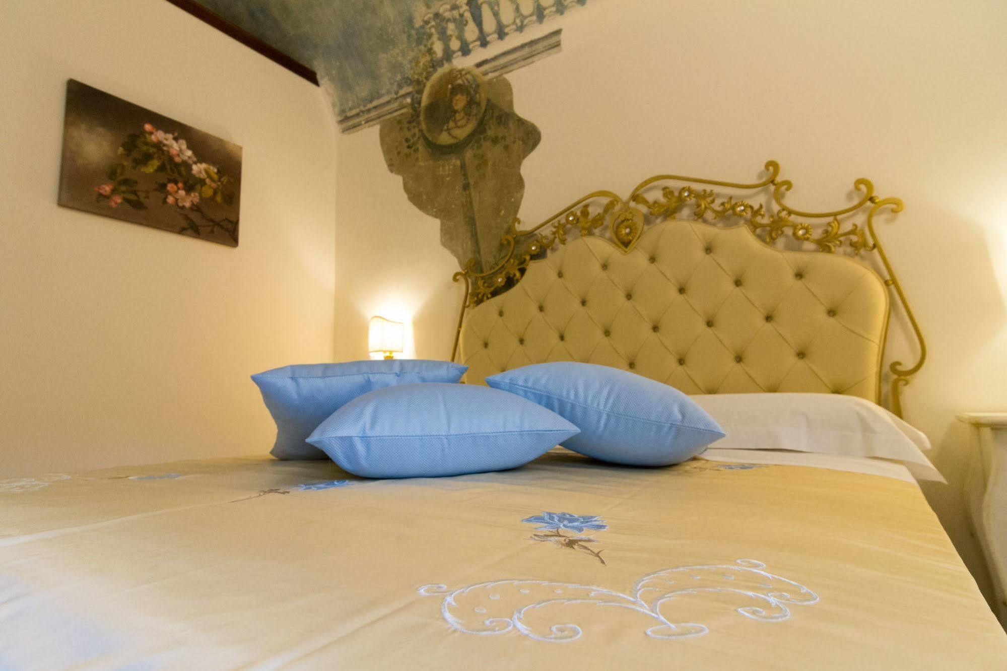 Palazzo Tasca Bed & Breakfast โนโต ภายนอก รูปภาพ
